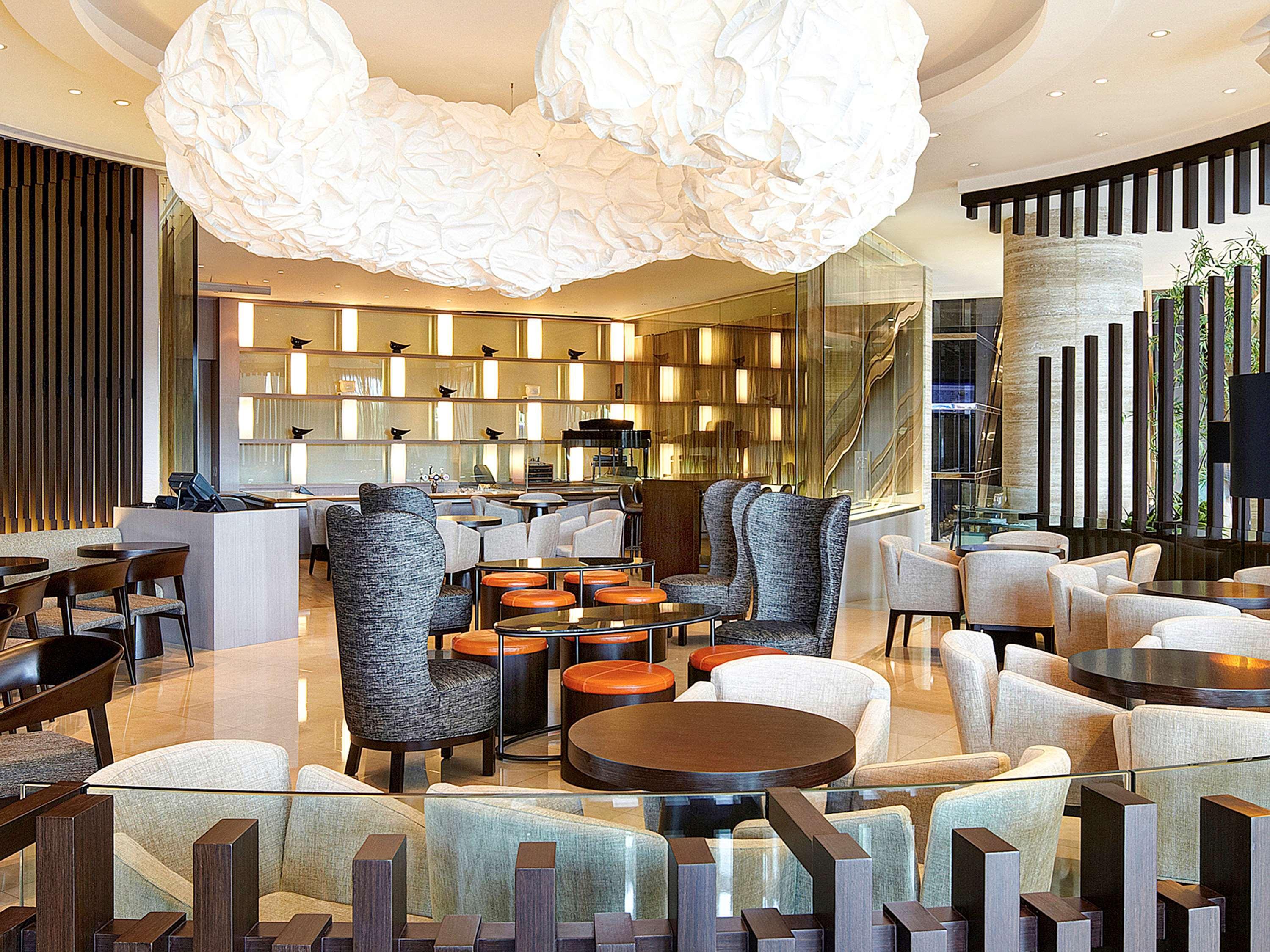 Novotel Citygate 4*